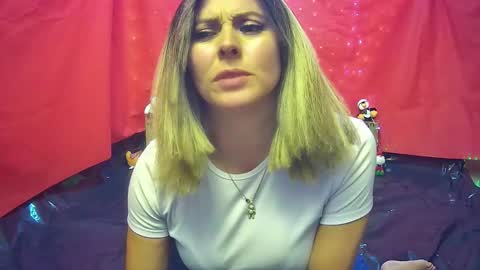 Hestesiaxx online show from December 22, 2025, 1:24 am