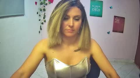 Hestesiaxx online show from March 6, 2026, 4:09 am