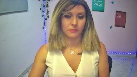 Hestesiaxx online show from April 10, 2026, 1:55 am