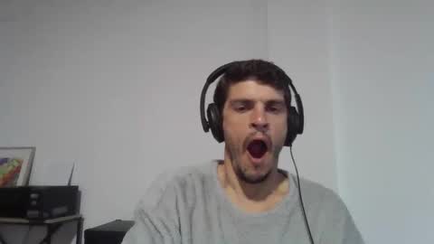 heterooli online show from April 24, 2026, 9:50 pm