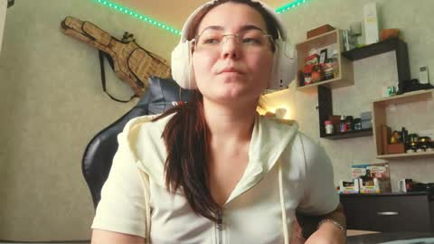 Bella online show from May 25, 2026, 9:48 am