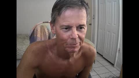 hewes1 online show from October 5, 2025, 6:06 pm