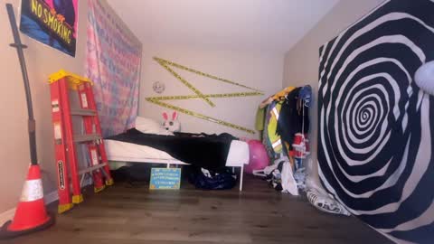 salem online show from October 8, 2025, 3:26 am