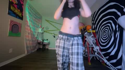 salem online show from October 24, 2025, 4:31 am