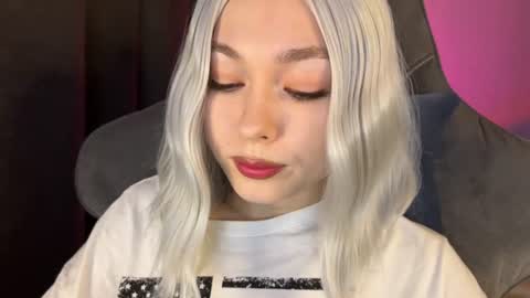  Nora  online show from June 25, 2026, 5:23 am