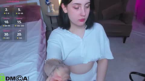 Tessa online show from November 22, 2025, 11:31 am