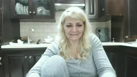 Snapshot of heyheygrey chatting on June 24, 2026, 10:53 pm Heyheygrey online show from June 24, 2026, 10:53 pm