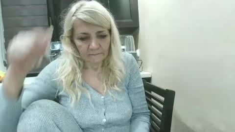 Snapshot of heyheygrey chatting on June 25, 2026, 9:08 pm Heyheygrey online show from June 25, 2026, 9:08 pm