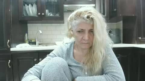 Snapshot of heyheygrey chatting on July 11, 2026, 5:37 pm Heyheygrey online show from July 11, 2026, 5:37 pm