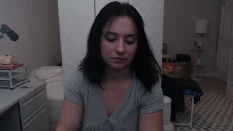 Snapshot of heyitspiper chatting on October 27, 2025, 1:53 am Piper online show from October 27, 2025, 1:53 am