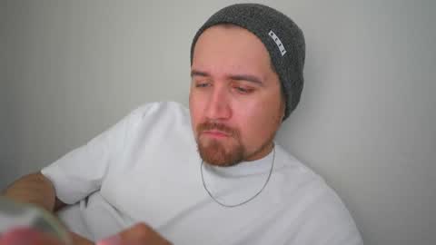 Snapshot of heyitsryan01 chatting on October 17, 2025, 4:20 pm heyitsryan01 online show from October 17, 2025, 4:20 pm