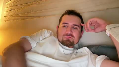 Snapshot of heyitsryan01 chatting on November 5, 2025, 11:49 pm heyitsryan01 online show from November 5, 2025, 11:49 pm