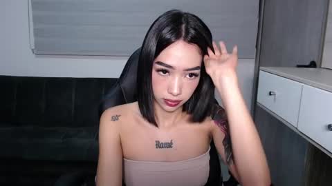 Snapshot of heylaura11 chatting on June 10, 2026, 3:50 am Laura online show from June 10, 2026, 3:50 am