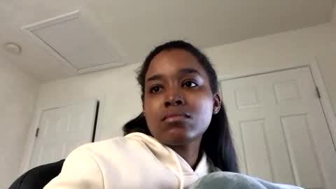 heyyou301990 online show from November 21, 2025, 2:27 pm