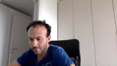 hhombre online show from July 23, 2026, 8:12 am