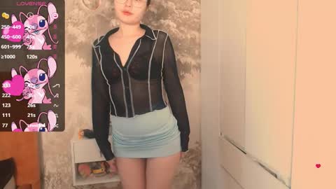 Hiaru online show from September 26, 2025, 5:33 am