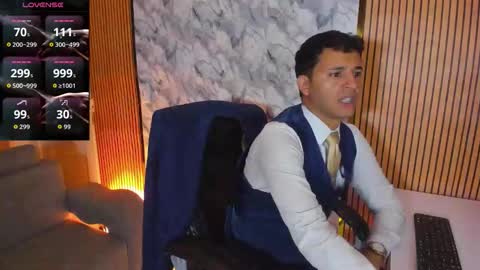 Snapshot of hiddenoffice chatting on October 12, 2025, 1:04 am George online show from October 12, 2025, 1:04 am