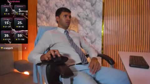 Snapshot of hiddenoffice chatting on October 14, 2025, 2:23 am George online show from October 14, 2025, 2:23 am