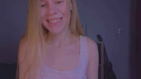 Snapshot of hihi_im_chloe chatting on February 8, 2025, 4:47 am Chloe online show from February 8, 2025, 4:47 am