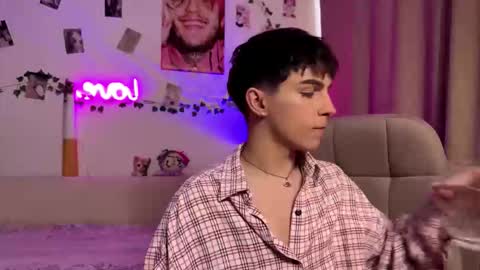 twinkvadusha online show from March 18, 2026, 2:53 pm