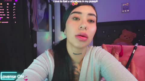 Snapshot of hilary_jones_22 chatting on January 21, 2025, 11:13 pm LUNA new account FOLLOW ME online show from January 21, 2025, 11:13 pm