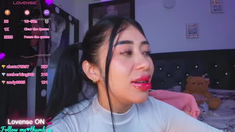 Snapshot of hilary_jones_22 chatting on January 27, 2025, 12:54 am LUNA new account FOLLOW ME online show from January 27, 2025, 12:54 am