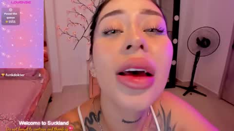 Snapshot of hilary_jones_22 chatting on September 19, 2025, 11:05 pm LUNA new account FOLLOW ME online show from September 19, 2025, 11:05 pm