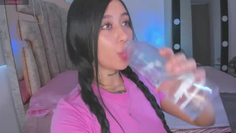 LUNA new account  FOLLOW ME online show from April 16, 2026, 3:24 pm