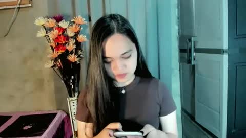 hilarymolly online show from February 24, 2026, 4:21 am