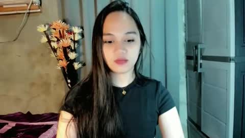 hilarymolly online show from March 11, 2026, 1:44 am