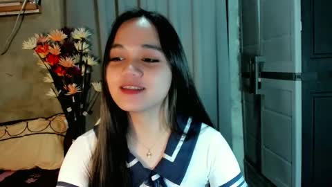 hilarymolly online show from March 26, 2026, 2:50 am