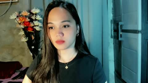 Snapshot of hilarymolly chatting on July 5, 2026, 7:10 pm hilarymolly online show from July 5, 2026, 7:10 pm