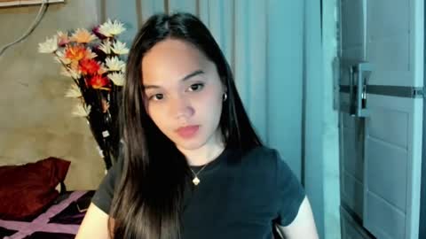 Snapshot of hilarymolly chatting on July 14, 2026, 2:05 am hilarymolly online show from July 14, 2026, 2:05 am
