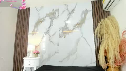 Hilary Thomsom online show from January 8, 2026, 1:02 pm