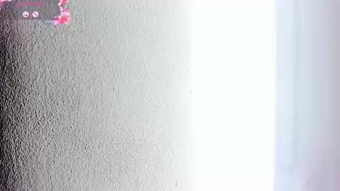 Snapshot of hilarythomsom chatting on February 6, 2026, 12:19 pm Hilary Thomsom online show from February 6, 2026, 12:19 pm