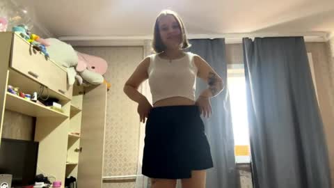 Julia online show from May 2, 2026, 9:58 am