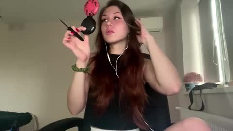 Hi Im Elizabeth online show from October 16, 2025, 12:06 pm