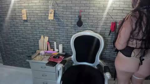 Hillary  online show from April 9, 2026, 2:33 pm