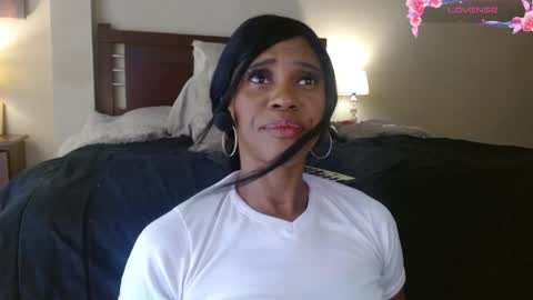 Snapshot of hillary_foox chatting on May 27, 2026, 6:27 pm Hillary online show from May 27, 2026, 6:27 pm