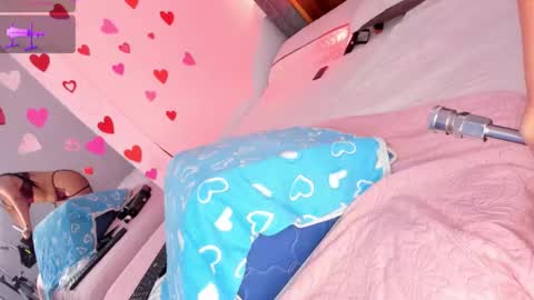 Snapshot of hillary_smile chatting on November 2, 2025, 7:38 pm Hilary online show from November 2, 2025, 7:38 pm