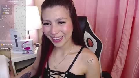 Hillary Thomson online show from December 4, 2025, 3:21 pm