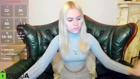 Snapshot of hilleva chatting on October 16, 2025, 8:43 pm hilleva online show from October 16, 2025, 8:43 pm