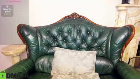 Snapshot of hilleva chatting on October 19, 2025, 7:20 am hilleva online show from October 19, 2025, 7:20 am