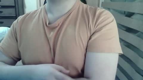 Himbo fox online show from June 19, 2026, 4:39 am