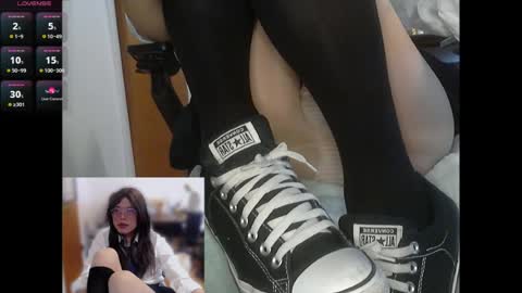 Snapshot of himeko_cd chatting on July 6, 2026, 7:05 pm Himeko online show from July 6, 2026, 7:05 pm