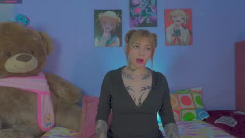 Himiiko online show from November 21, 2025, 8:29 pm