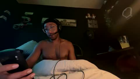 himthere_ online show from May 17, 2026, 3:04 am