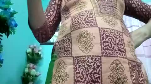 himuhimu22 online show from January 15, 2025, 9:51 pm