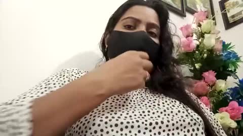 himuhimu22 online show from February 13, 2025, 8:45 pm