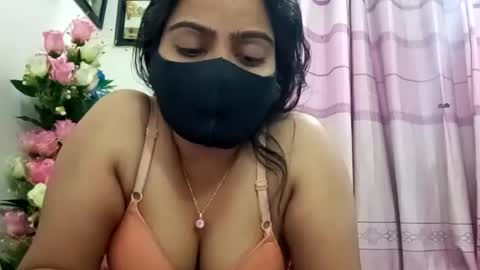 himuhimu22 online show from February 26, 2025, 4:35 pm